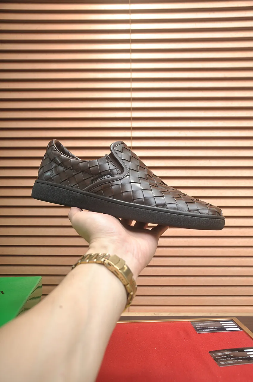 Men's shoes💰540💶【BV】Official website men's shoes👊🏻Cow leather braid🔰Cow leather lining rubber outsole🔲Counter 1:1 quality The identity of every successful man🍃The upper and solemn feet🚶🏻🚶🏻High-end custom counter original replicas📯Imported cowhide purely hand-woven🐂The last will not change regardless of wind or rain🔘Stand the verification of time🔍️Code number: 39-45 (45 custom-made)